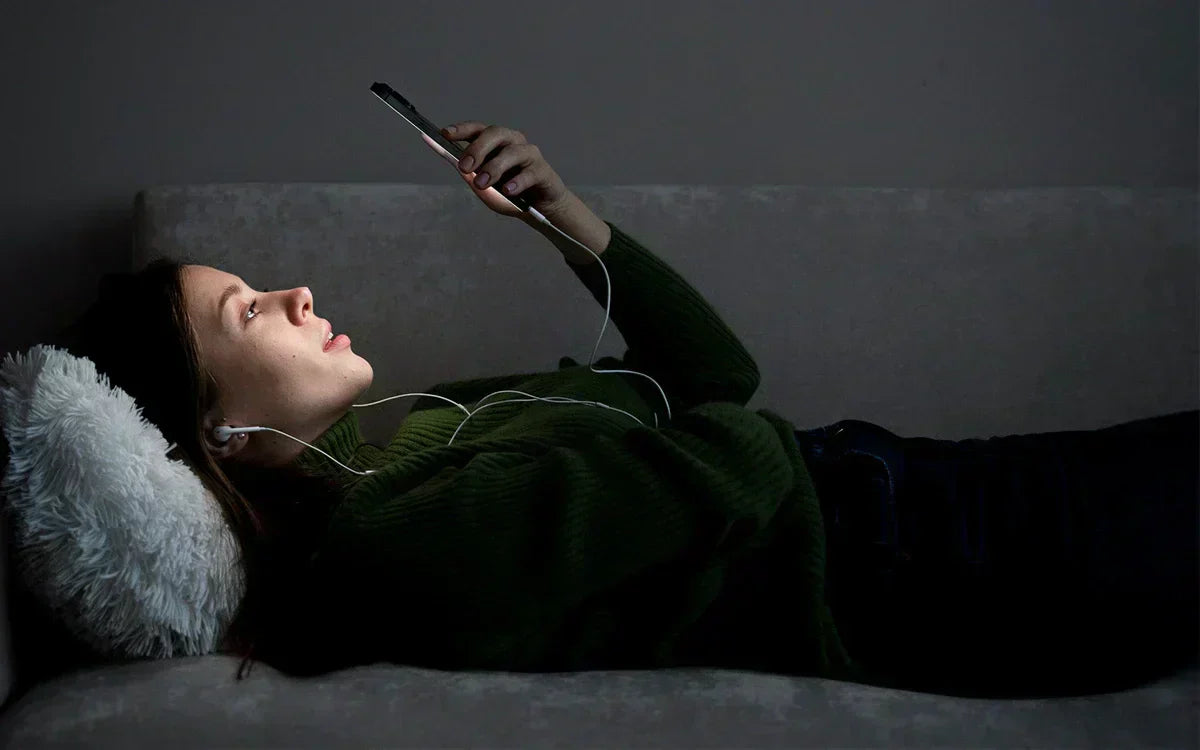 Unlock the secret to a longer life. Explore the vital link between sleep and life expectancy, and learn how quality rest is your hidden longevity factor.