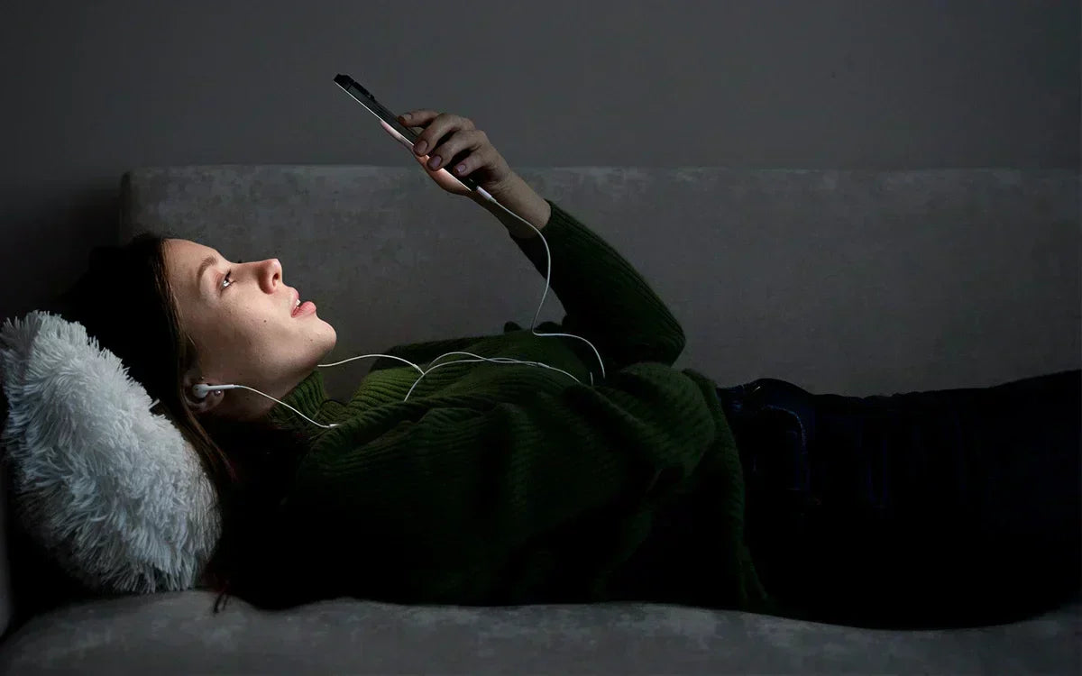 Unlock the secret to a longer life. Explore the vital link between sleep and life expectancy, and learn how quality rest is your hidden longevity factor.